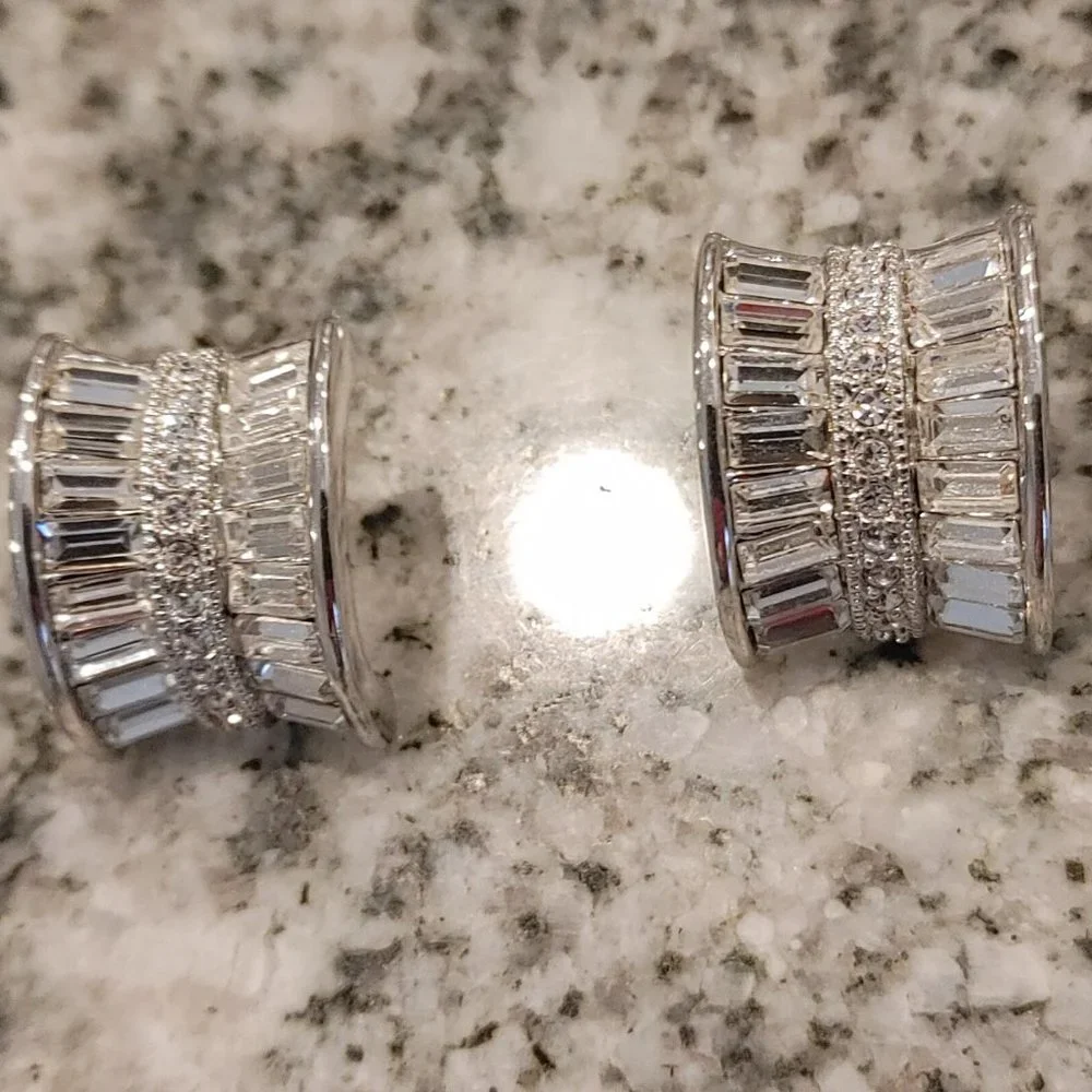 Nolan Miller stud earrings with backs, signed - Picture 7 of 16